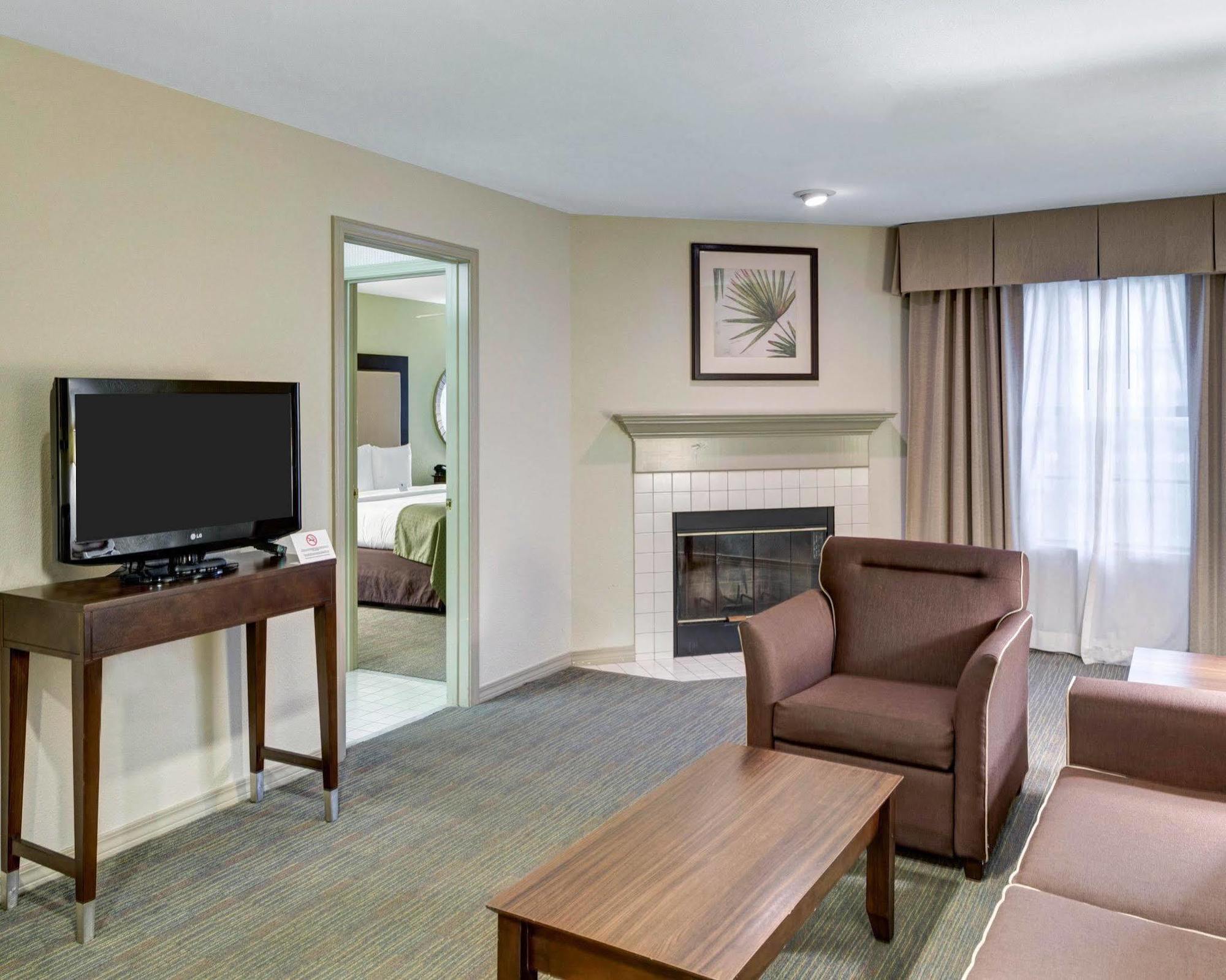 Courtyard By Marriott Covington / Mandeville Exterior photo