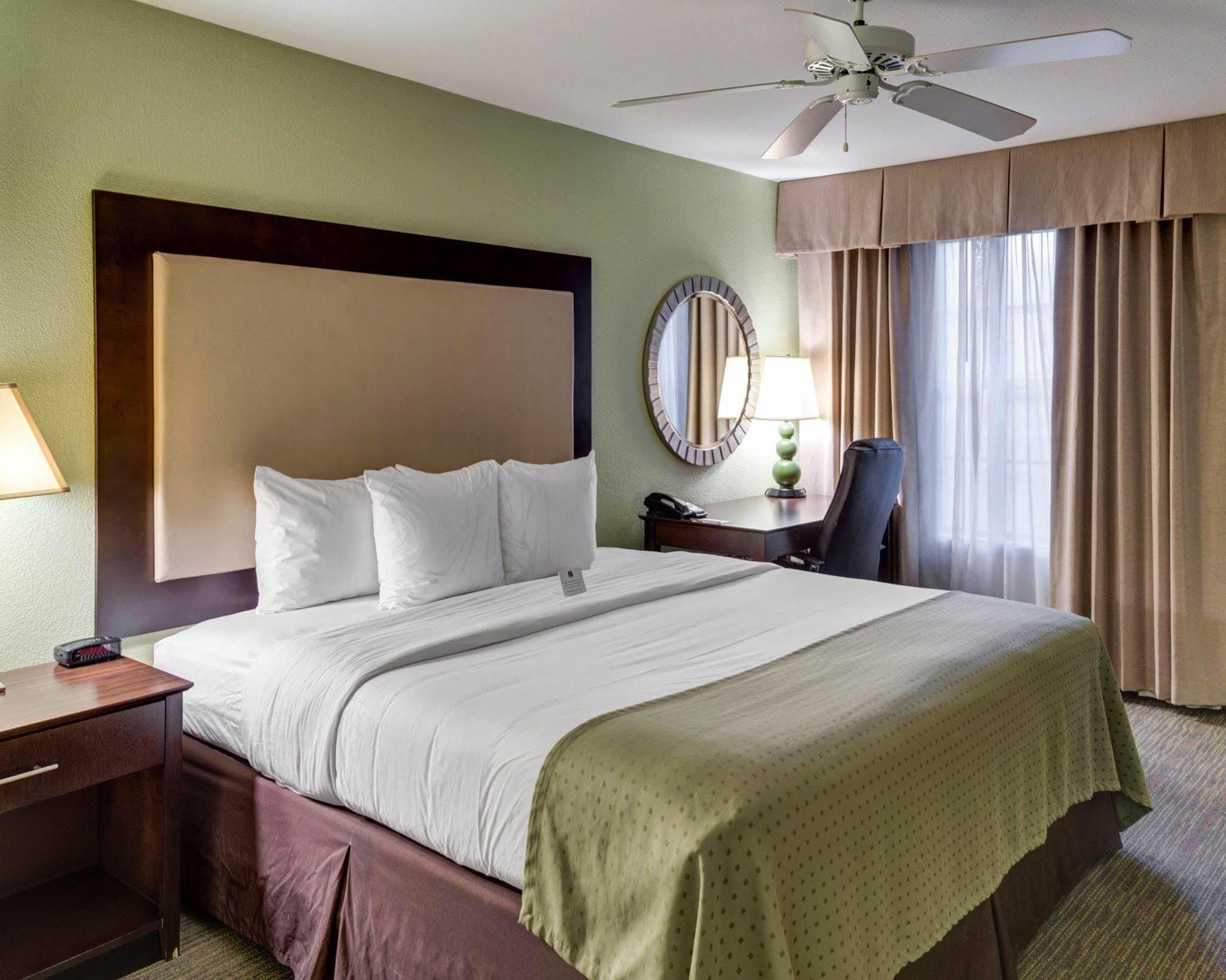 Courtyard By Marriott Covington / Mandeville Exterior photo